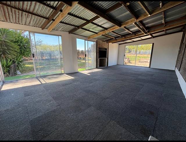 Farm property to rent in ATLANTIS